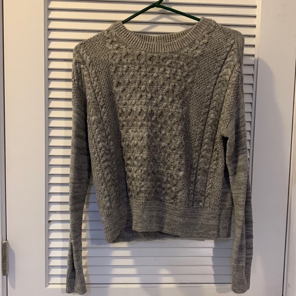 Gray cable knit sweater - Picture 1 of 3